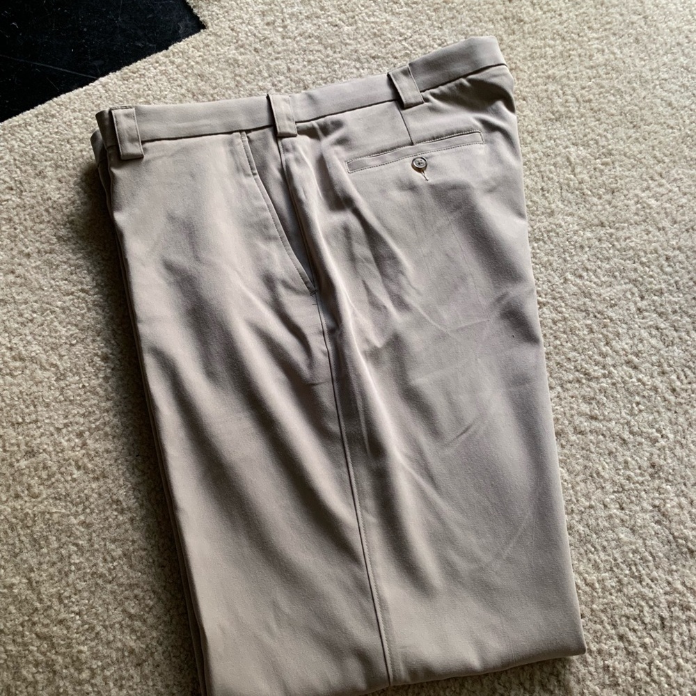 Roundtree & York Flat front men’s trousers (38x32)